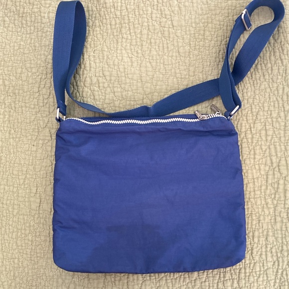 Baggallini 4 zipper crossbody purse - Picture 3 of 5